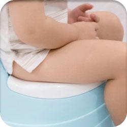 Kind mit Verstopfung am Töpfchen